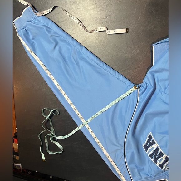 Colosseum Men's North Carolina Tar Heels Pullover Windbreaker - Picture 11 of 12